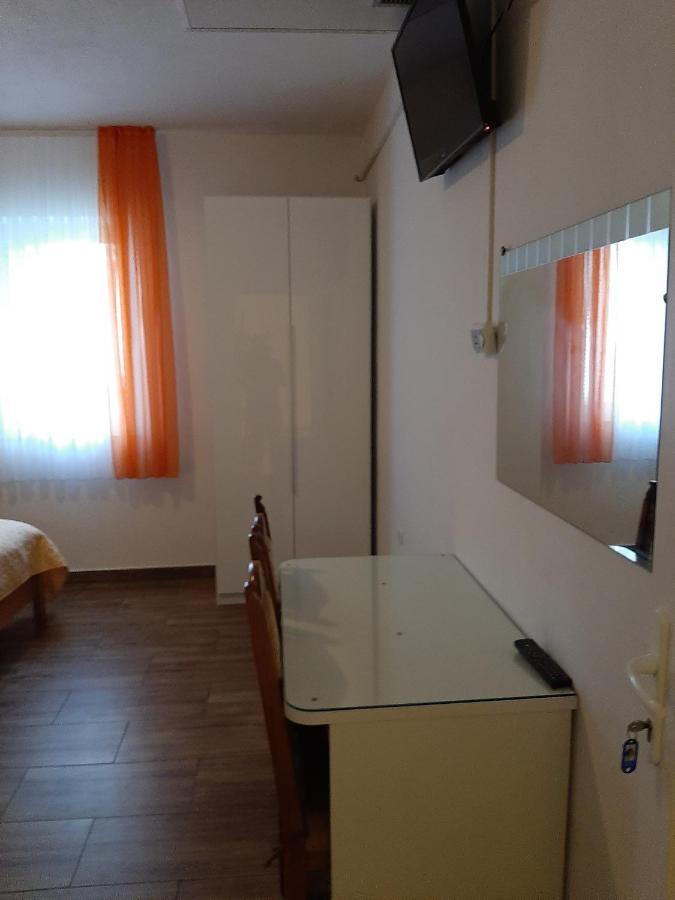 Guest House Renata Zadar Zewnętrze zdjęcie